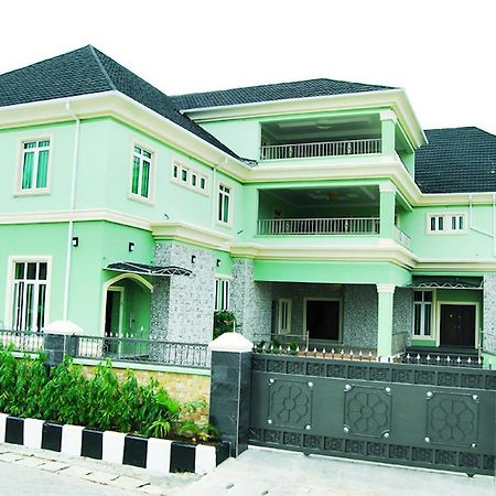 โรงแรมไมล์สโตน Ogombo ภายนอก รูปภาพ